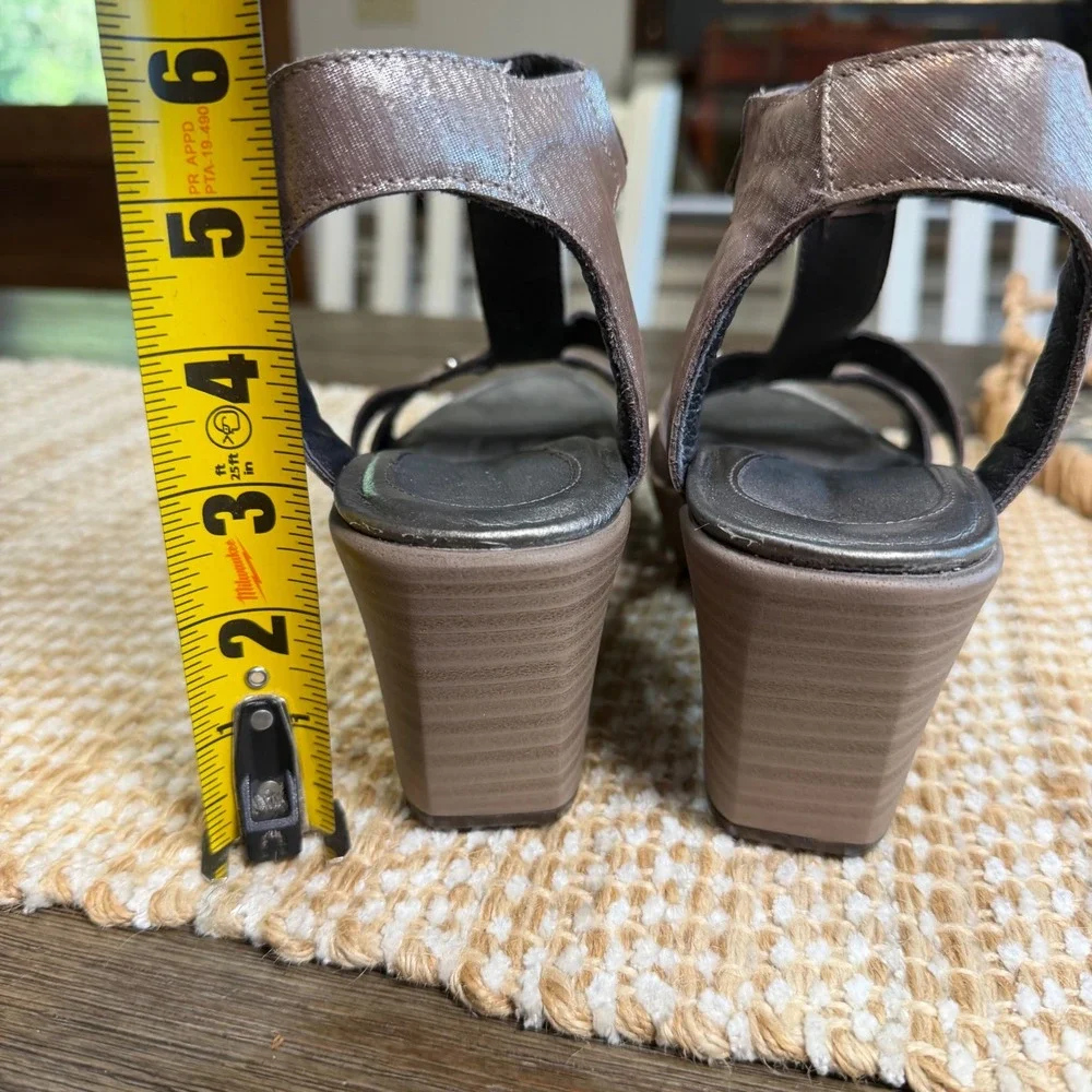 Naot Israel Flirt Wedge Metallic Taupe Leather T-Strap Sandals Women 40 US 9